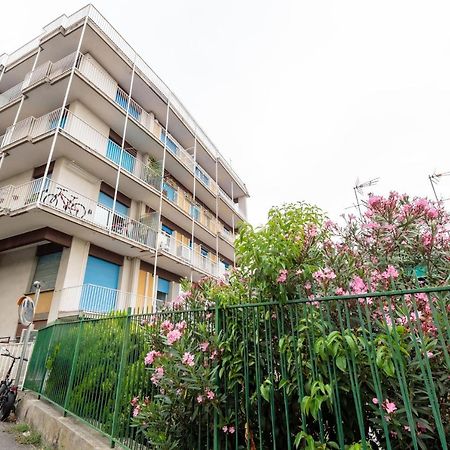 Modern Flat 250 Mt From The Sea - Albissola Marina Exterior photo